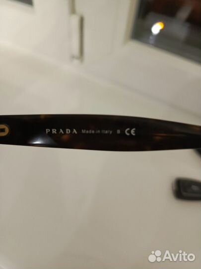 Солнцезащитные очки женские prada