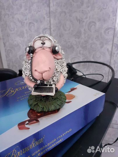 Фигурки котика и овечки