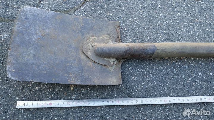 Качественная лопата с ручкой из СССР