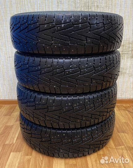 Roadstone Winguard WinSpike SUV 225/65 R17