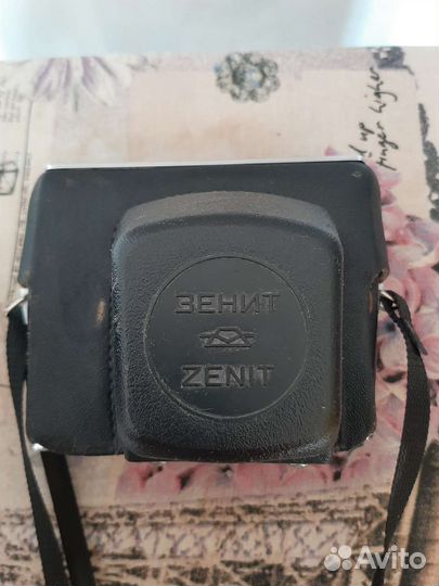 Зеркальный пленочный фотоаппарат Zenith (Зенит)