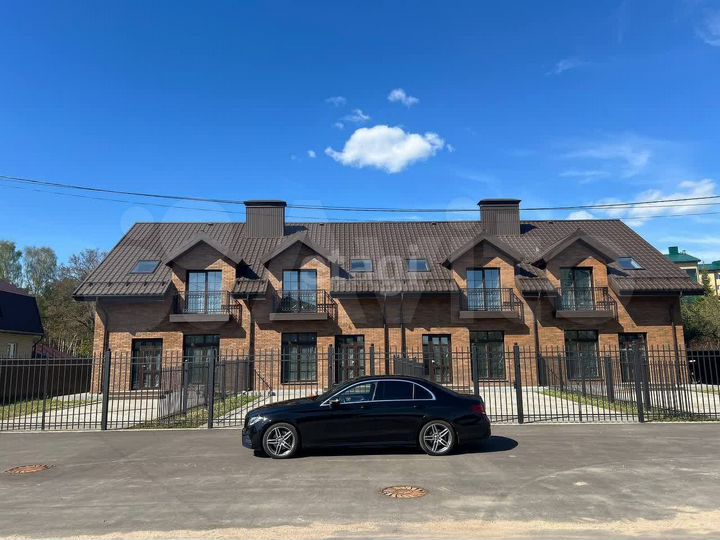 Таунхаус 152,2 м² на участке 2,7 сот.