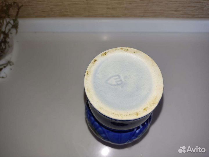 Ваза для цветов синяя