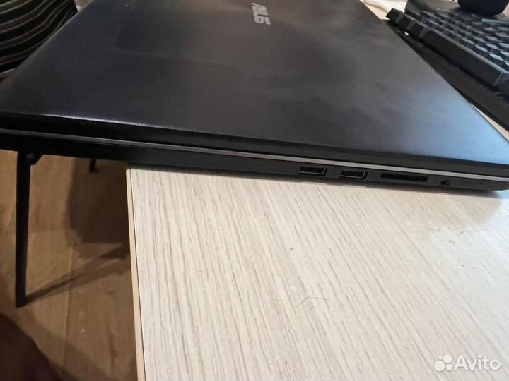 Asus vivobook 17 x705uv