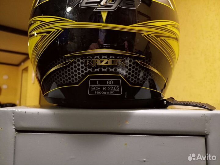 Мотошлем с съемным зимним стеклом