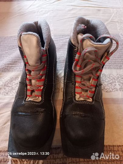 Лыжные ботинки