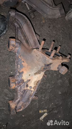 Выпускной коллектор Audi 80B2 100c3 049129591GHK