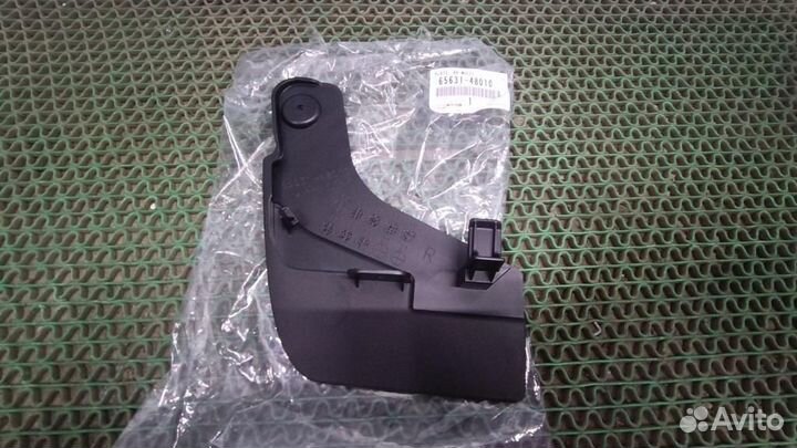 Брызговик toyota harrier AVU65W зад право