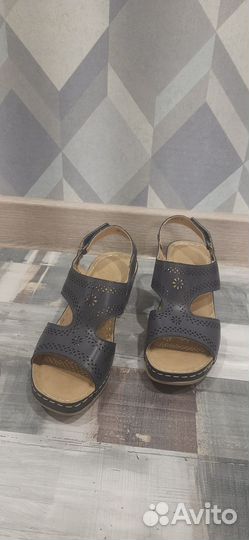 Босоножки женские