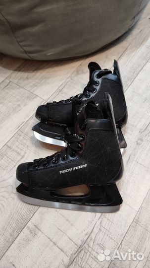 Коньки хоккейные