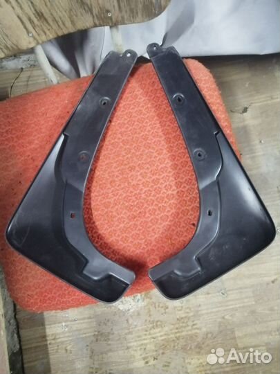 Передние брызговики Toyota RAV-4 2000-2005 год