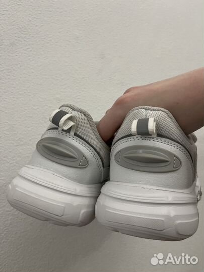 Кроссовки детские