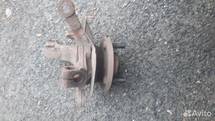 Ступица передняя правая на Шевроле lacetti