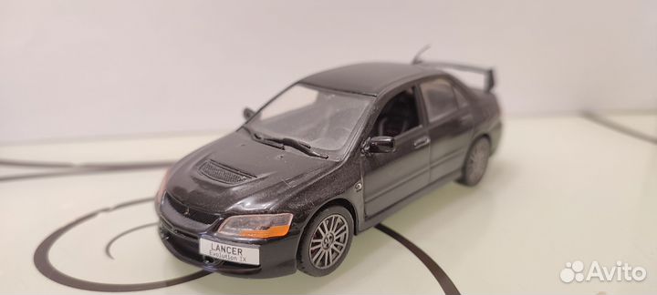 Mitsubishi lancer evolution 9 модель 1:43