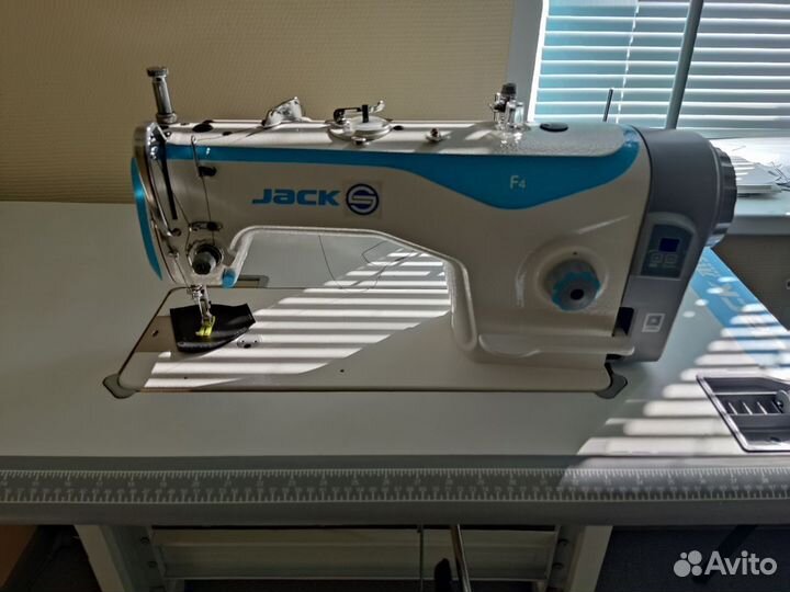 Швейная машина Jack f4-hl7
