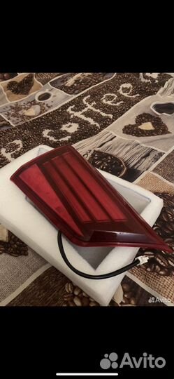 Задний левый внутрений фонарь