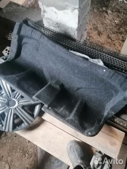 Продам обшивку на багажник тоёта бочка