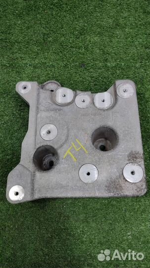 Кронштейн поддона акб Nissan Qashqai J11 2014