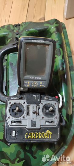 Прикормочный кораблик с эхолотом