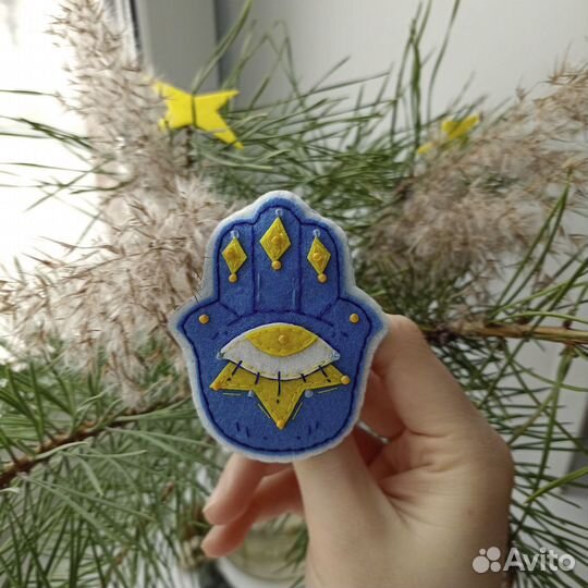 Брошь Хамса (рука Фатимы). Фетр