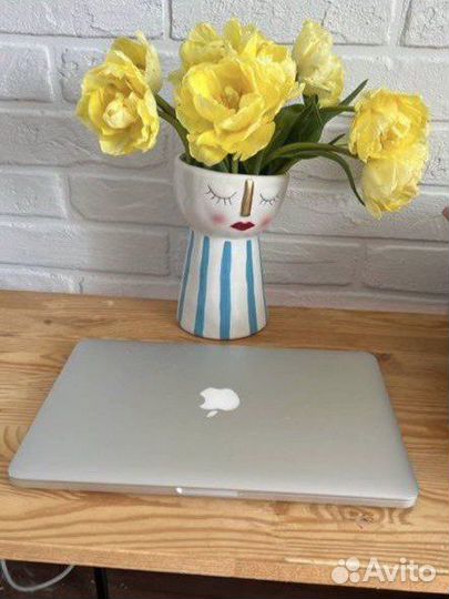 Macbook pro 13 2015 i5 8gb