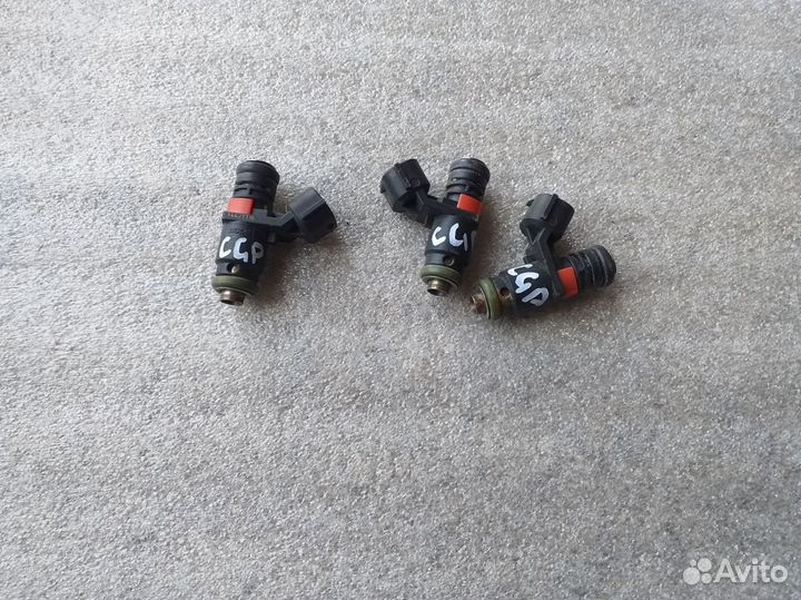 Форсунка топливная Skoda Fabia 2 1.2 CGP