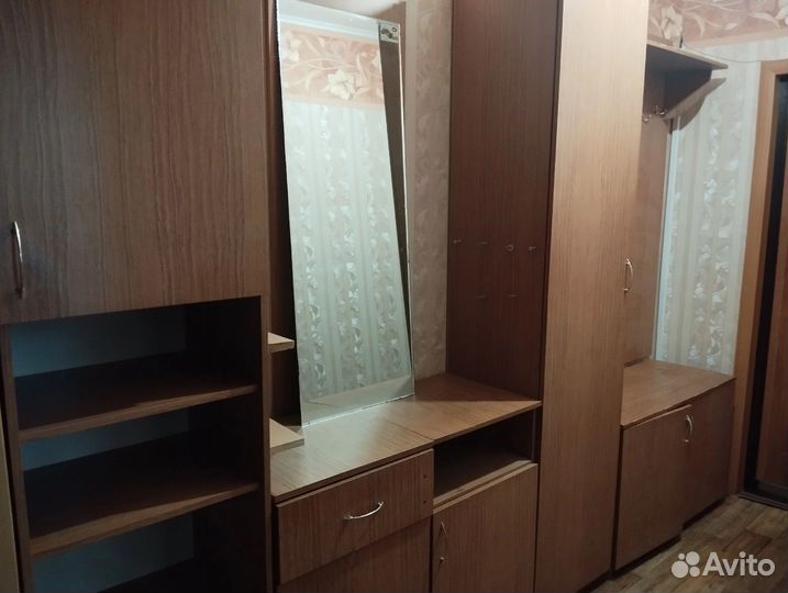 Шкаф в коридор