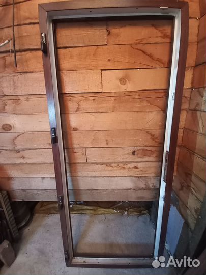 Дверь входная пластиковая