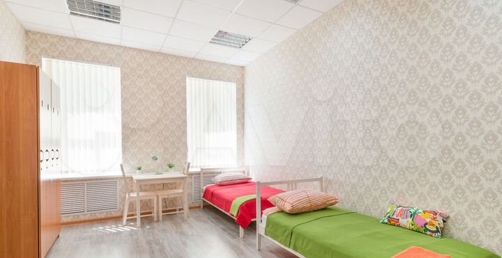 Комната 17 м² в 8-к., 2/2 эт.