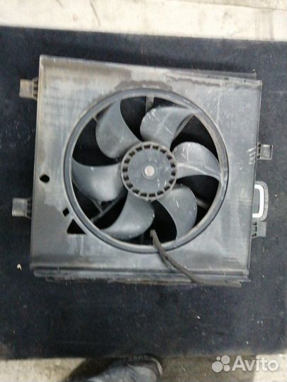 Диффузор радиатора Nissan Lafesta B30