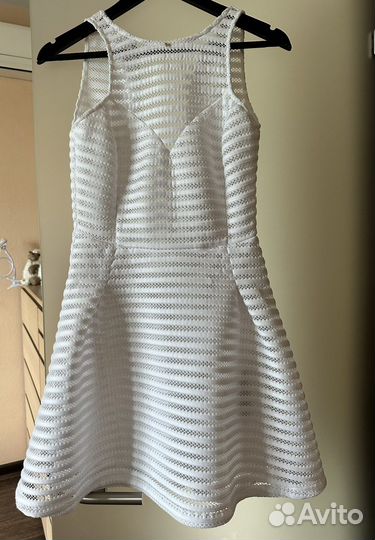Платье Guess новое xs