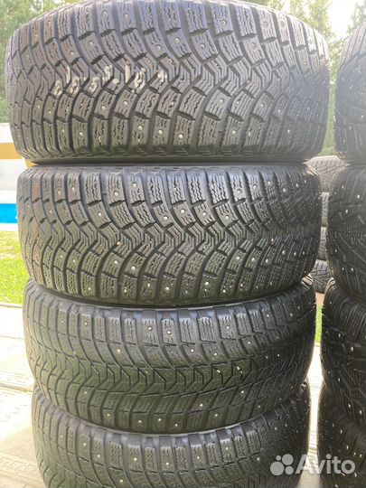 Michelin X-Ice North 4 215/55 R16