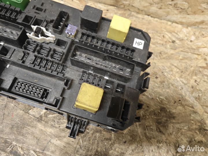 Блок предохранителей Opel Zafira B, Astra H