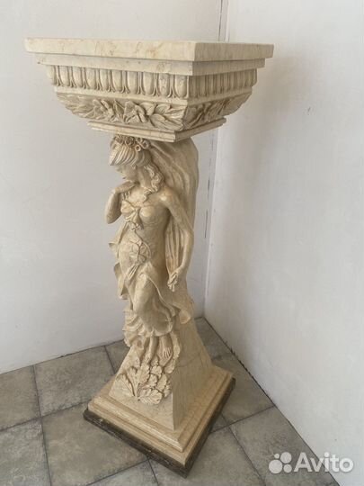 Мраморный итальянский постамент/подставка