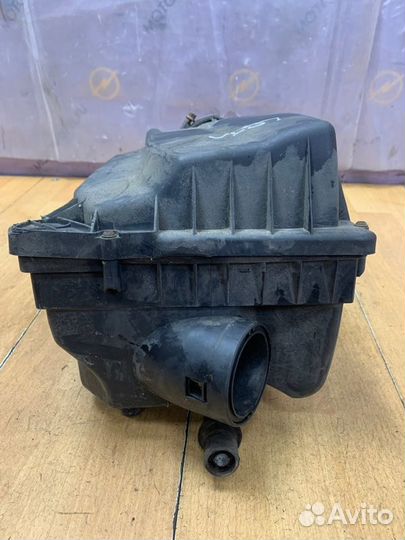 Корпус воздушного фильтра Opel Zafira B Z16XEP