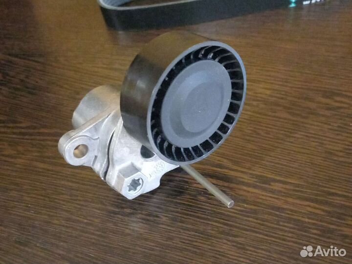 Ролик натяжителя генератора Volkswagen Skoda