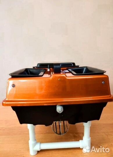 Прикормочный карповый кораблик Ранферри Speed V4