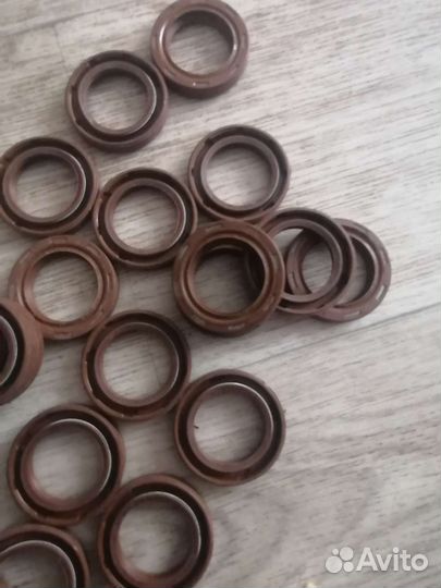 Сальник армированный 2108 28-42-7