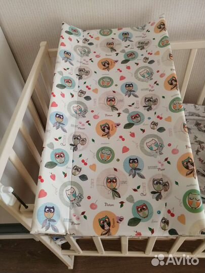 Пеленальная доска на кроватку