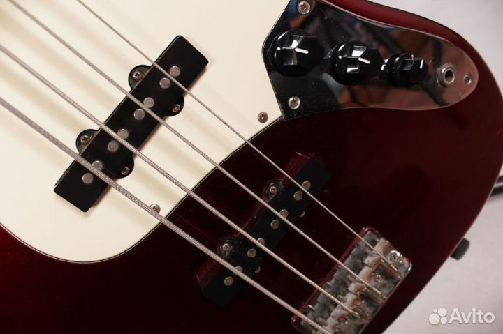 Mavis Jazz Bass Apple Candy Red Бас-Гитара