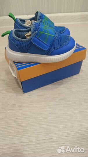 Кроссовки для мальчика 22