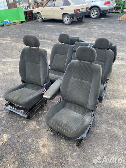 Передние сиденья opel zafira а