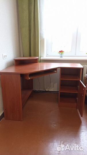 Продам письменный стол
