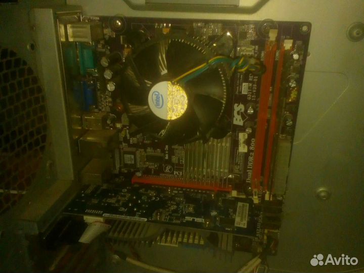 Материнская плата с видеокартой и оперативкой