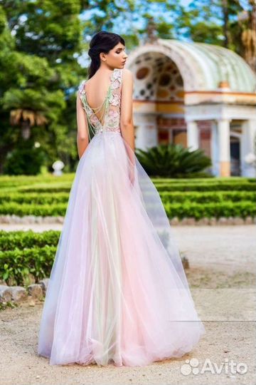 Платье на свадьбу или выпускной