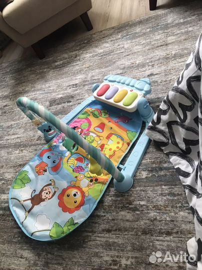 Детский коврик с пианино