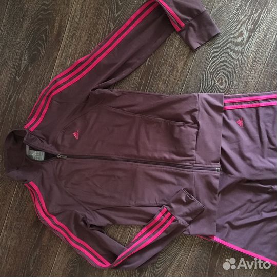 Продам спортивный костюм Адидас
