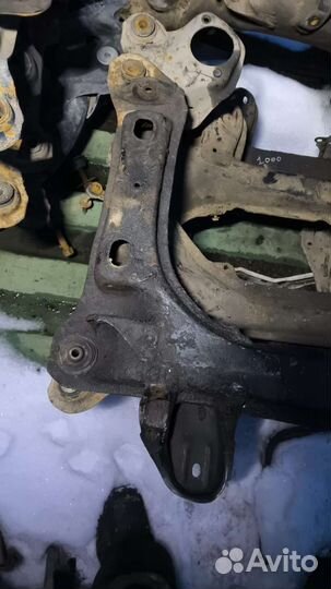 Подрамник Audi 80B3