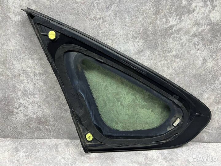 Стекло кузовное заднее правое Nissan Almera G15