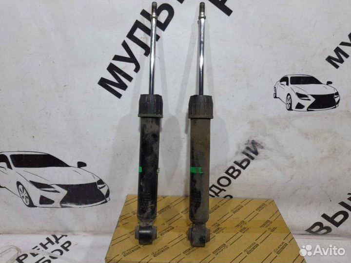 Комплект амортизаторов задний Toyota Camry 70